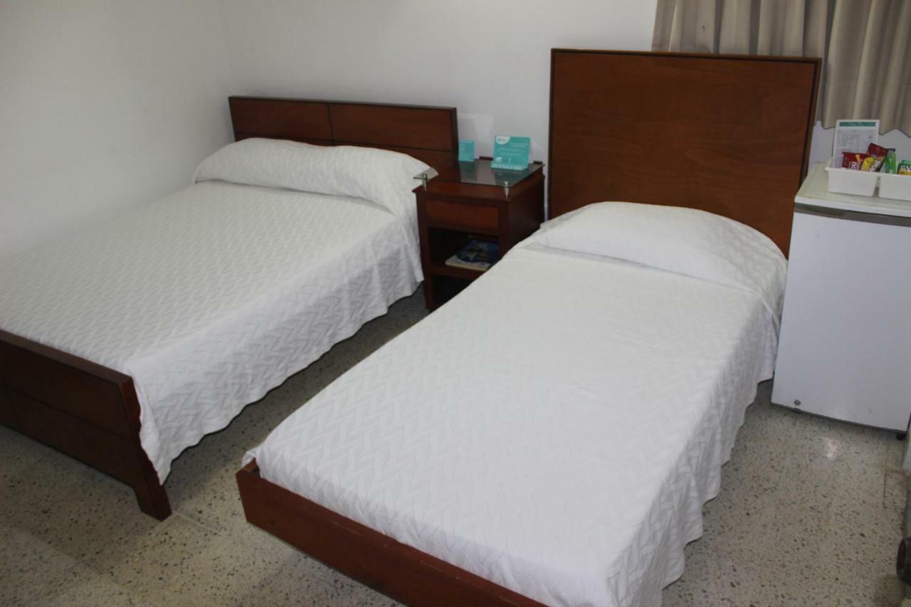בארנקווילה Hotel Monterrey מראה חיצוני תמונה